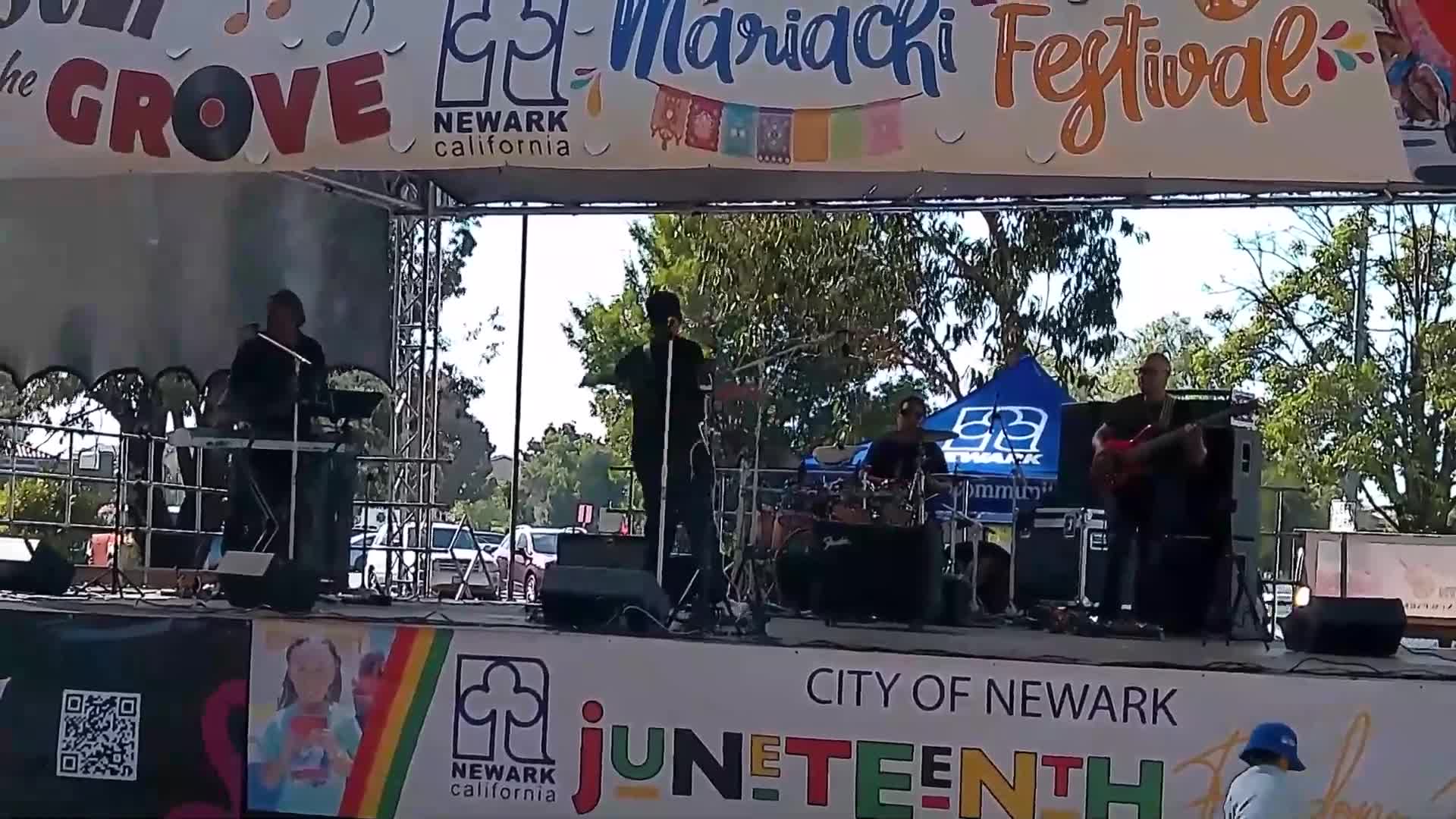 Groovin' at the Grove